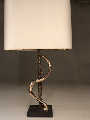 lampe sculpture tres depouilles en bronze poli creation michel jaubert